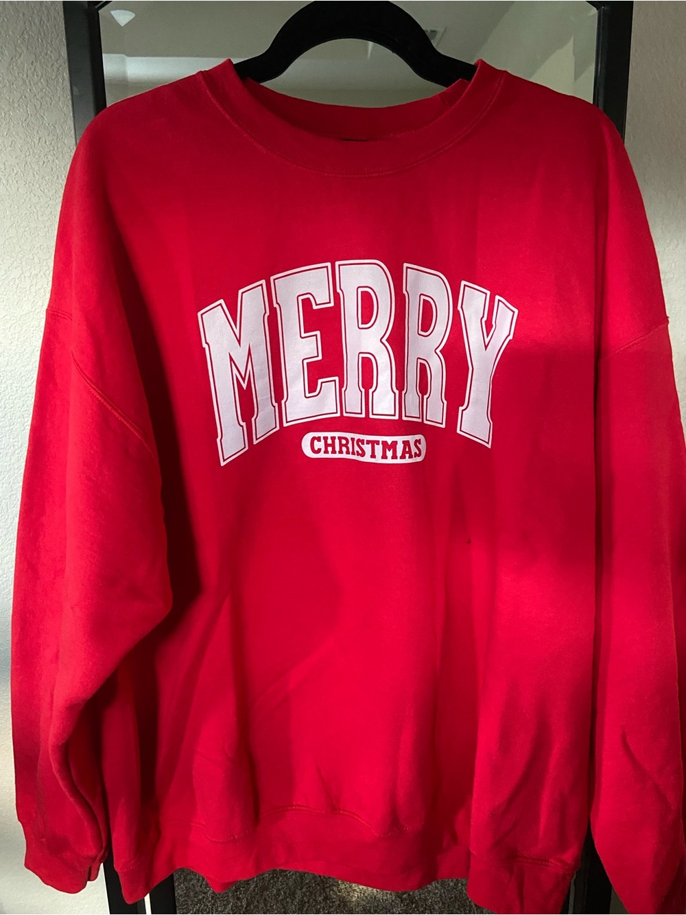 Gildan Red "Merry Christmas" Graphic Sweatshirt